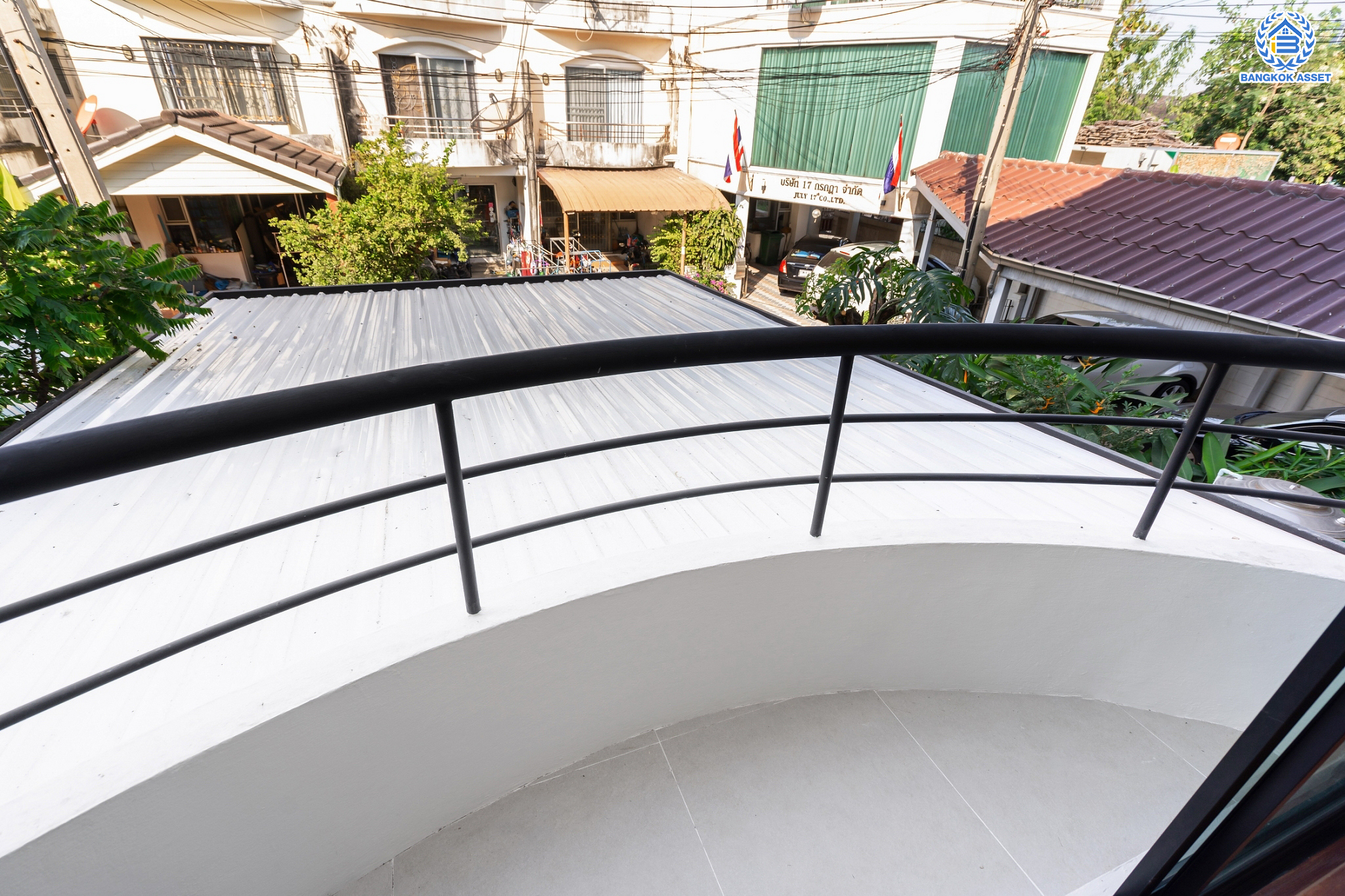 บ้านมือสองตกแต่งใหม่ ม.ศุภาลัยวิลล์ รัตนาธิเบศร์18 ทาวน์เฮ้าส์ 3 ชั้น ทำเลโซนเมือง! เนื้อที่ 18.3 ตร.ว. ฟังก์ชันจัดเต็ม 4 ห้องนอน 3 ห้องน้ำ จอดรถได้ 1 คัน บนสุดยอดทำเล! เชื่อมต่อได้ทั้ง ถ.รัตนาธิเบศร์ ถ.ติวานนท์ และสนามบินน้ำ ใกล้เซ็นทรัลรัตนาธิเบศร์ ทางด่วน "งามวงศ์วาน" และรถไฟฟ้าสายสีม่วง "สถานีศูนย์ราชการนนทบุรี"